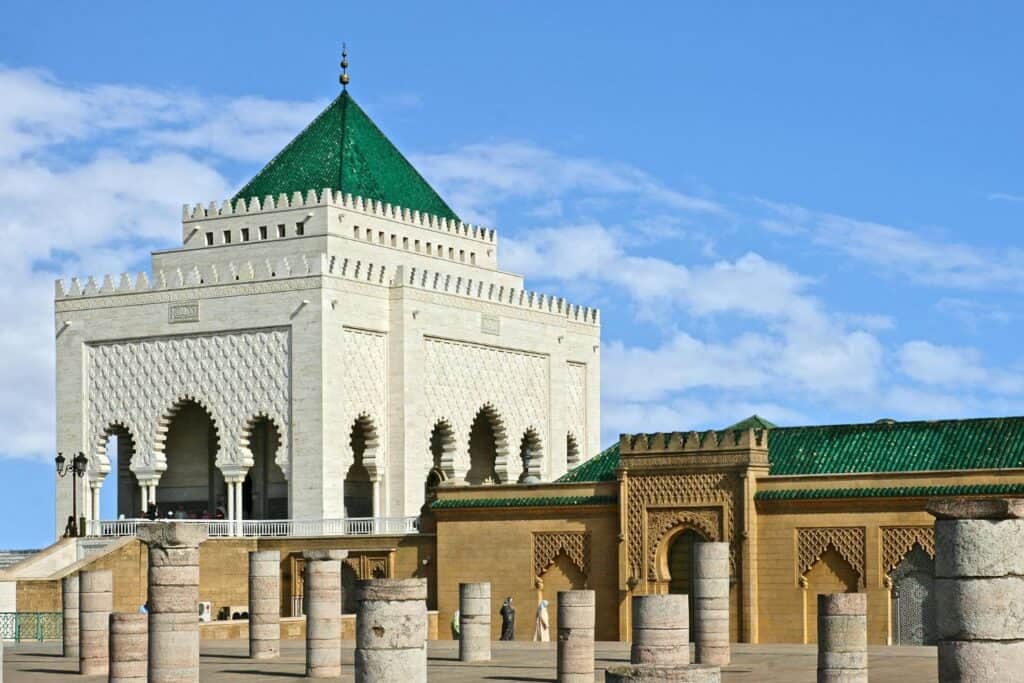 Torre de Haçane em Rabat: Um Símbolo Histórico e Cultural de Marrocos Mausoléu de Mohammed V