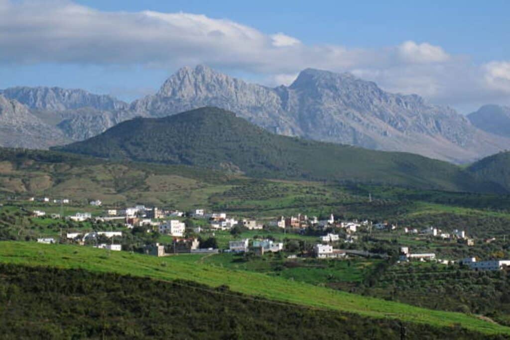Montanhas do Rif Marrocos: Riqueza Natural, Cultura Amazigh e Roteiro Sustentável O Que São as Montanhas do Rif