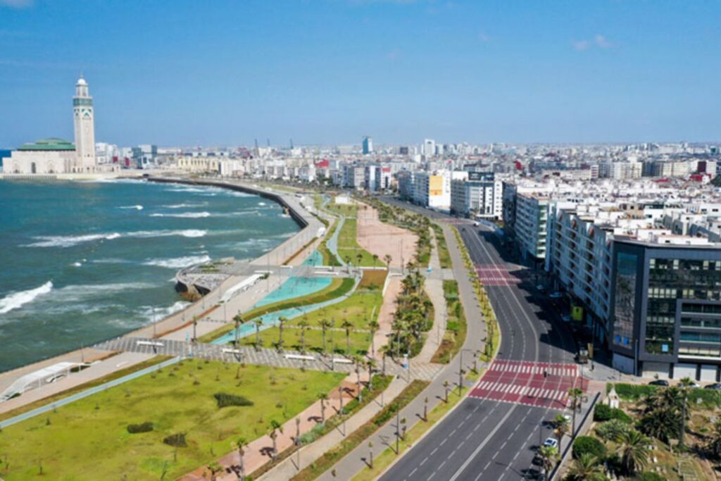 Passear pela Corniche Ain Diab